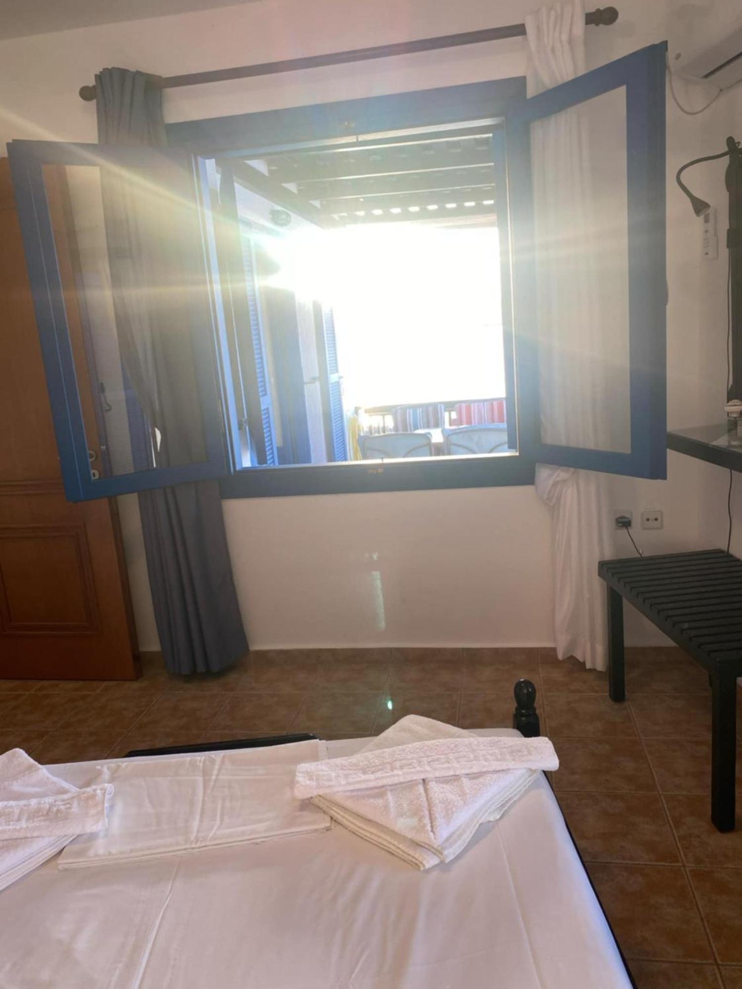 On The Sea Despoina Apartment At Mochlos Creta Ngoại thất bức ảnh